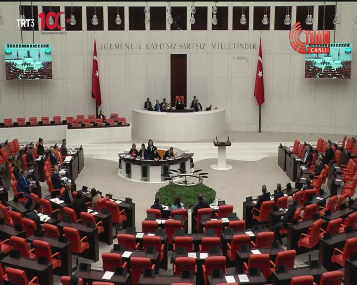 UTKU ÇAKIRÖZER: "BECERİKSİZ İKTİDARIN YARATTIĞI HAYAT PAHALILIĞININ FATURASININ DAR GELİRLİYE, EMEKLİYE ÇIKARILMASI KABUL EDİLEMEZ"