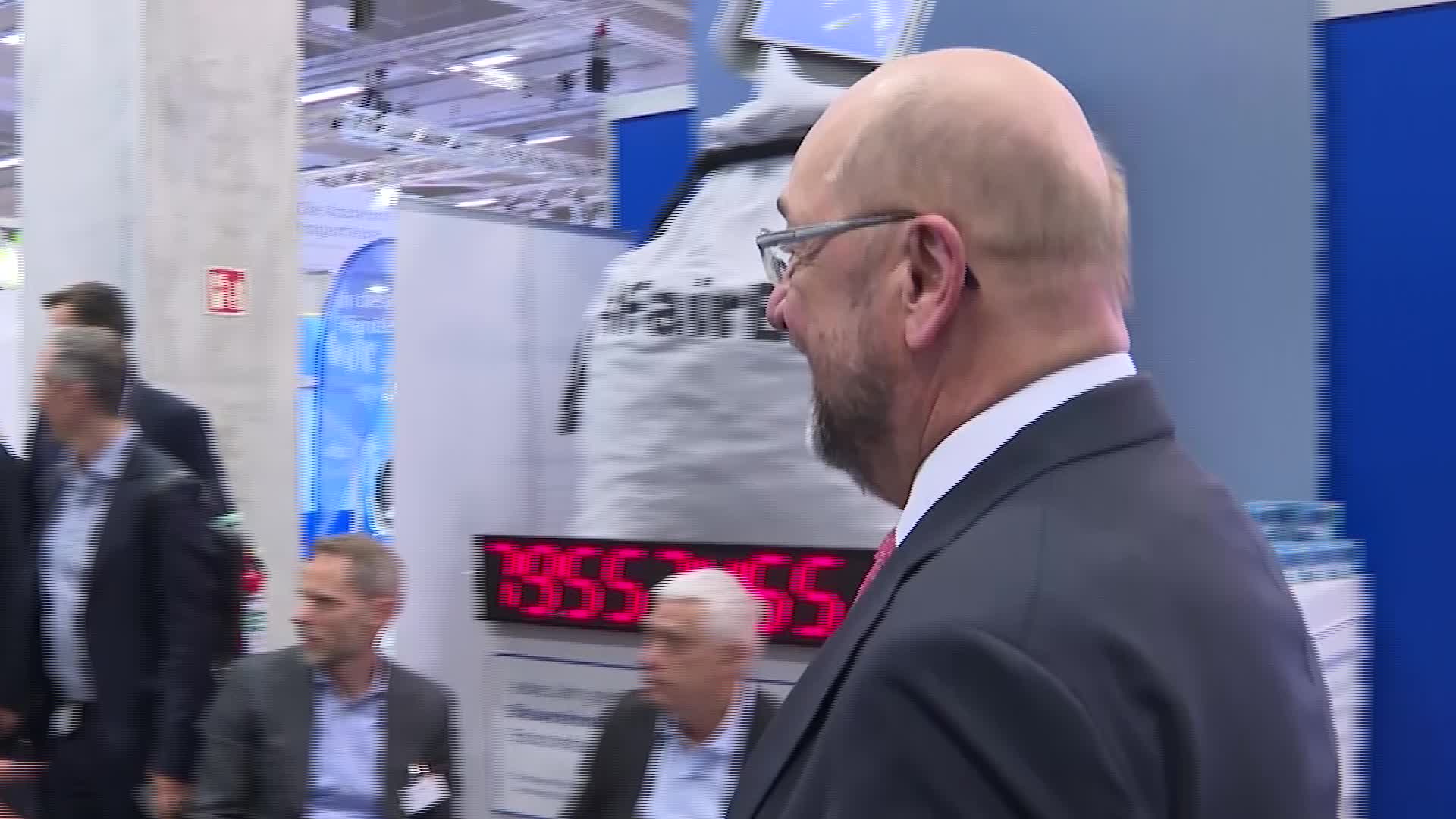 ÖZGÜR ÖZEL, BERLİN'DE ESKİ AVRUPA PARLEMENTOSU BAŞKANI MARTİN SCHULZ İLE BİR ARAYA GELDİ
