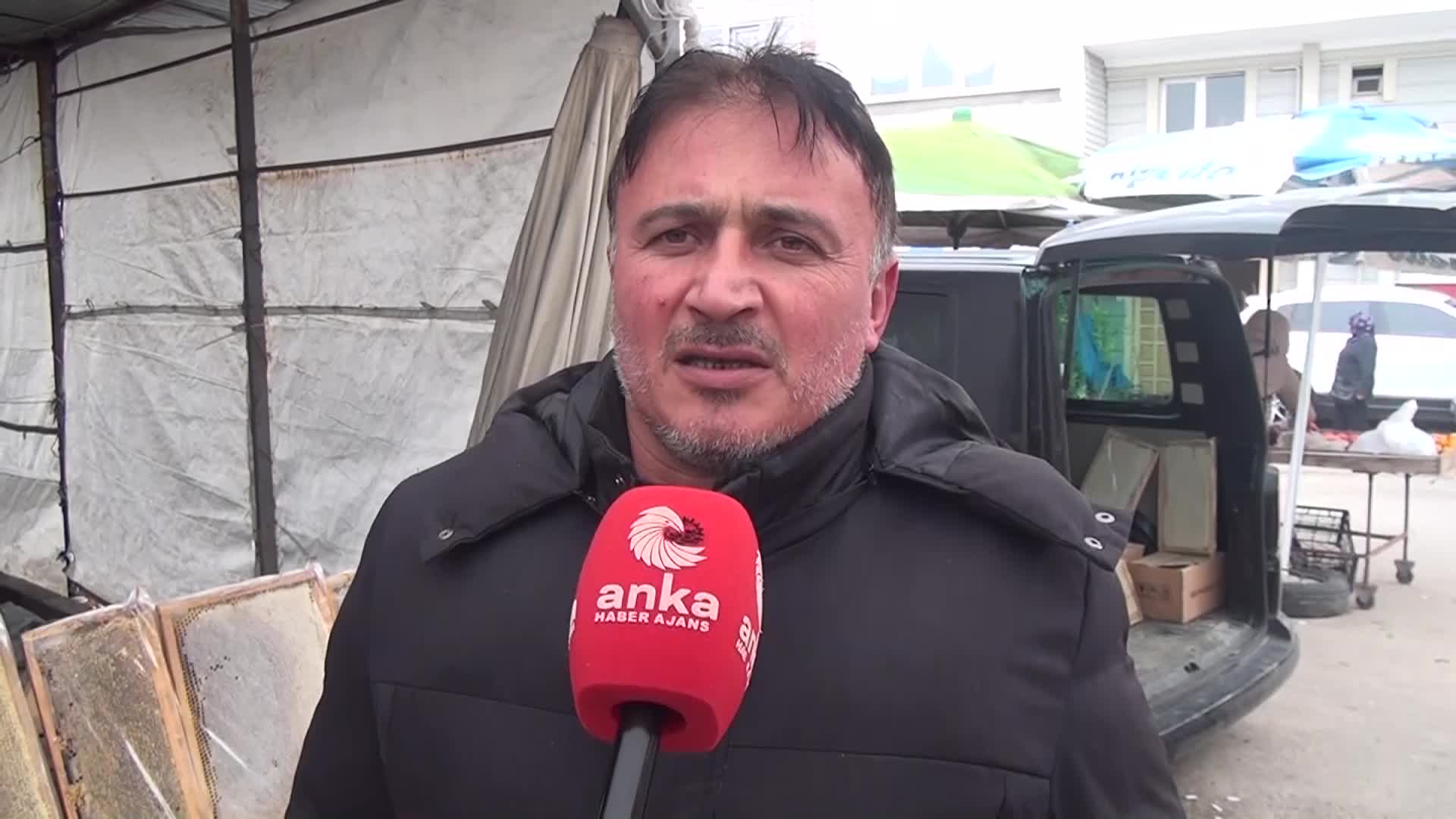 SİNOPLU BAL SATICISI ÖZDEMİR: “HER ŞEY KATI KATINA ÇIKTI. ÇERÇEVELER 3 LİRAYDI 10 LİRAYA ÇIKTI, ŞEKER 300 LİRADAN 1500 LİRAYA ÇIKTI”