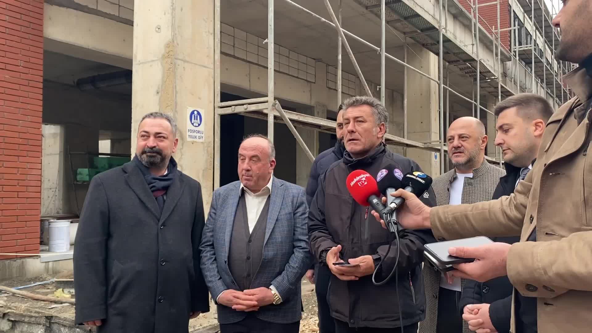 ORHAN SARIBAL, ELAZIĞ'DA İBB’NİN YAPTIRDIĞI OKULDA İNCELEMELERDE BULUNDU: "HİÇBİR GENCİN BİR YURDUN ASANSÖRÜNDEN DÜŞEREK HAYATINI KAYBETMEYECEĞİ BİNALARI İNŞA EDEBİLİRİZ"