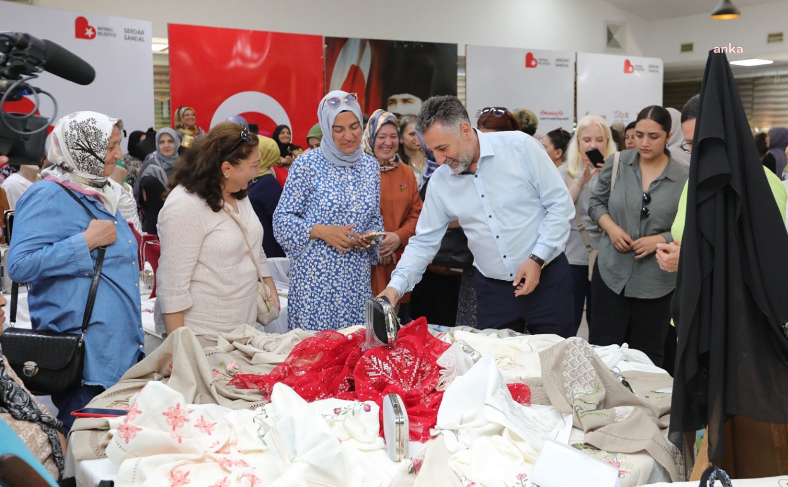 BAYRAKLILI ÜRETEN KADINLAR EL EMEĞİ ÜRÜNLERİNİ GÖRÜCÜYE ÇIKARACAK