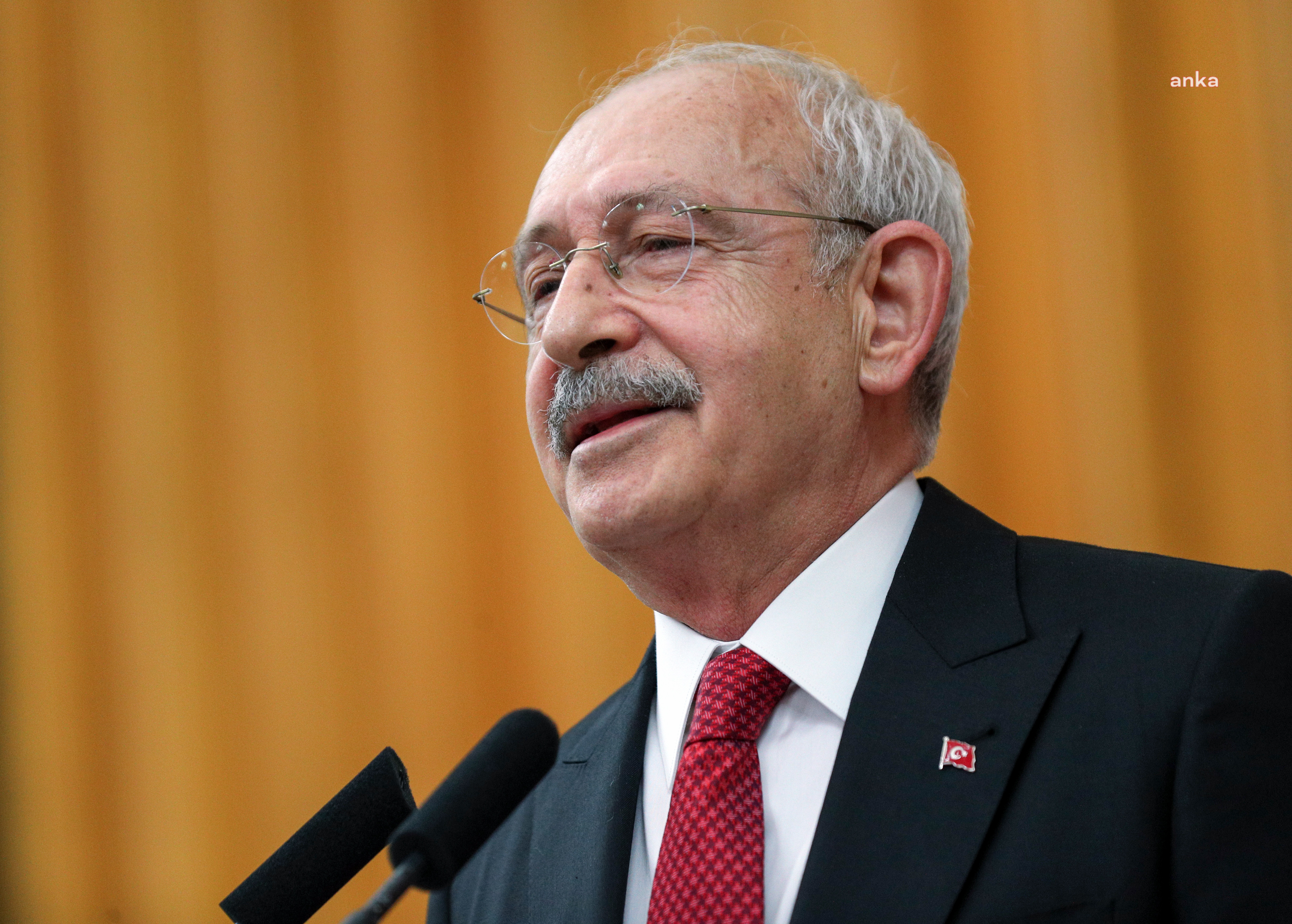 KEMAL KILIÇDAROĞLU'NDAN İNSAN HAKLARI GÜNÜ MESAJI: “ HAK, HUKUK VE ADALET MÜCADELESİ VERENLERE, YÜREK DİRETİP UMUDU SERPENLERE SELAM OLSUN”