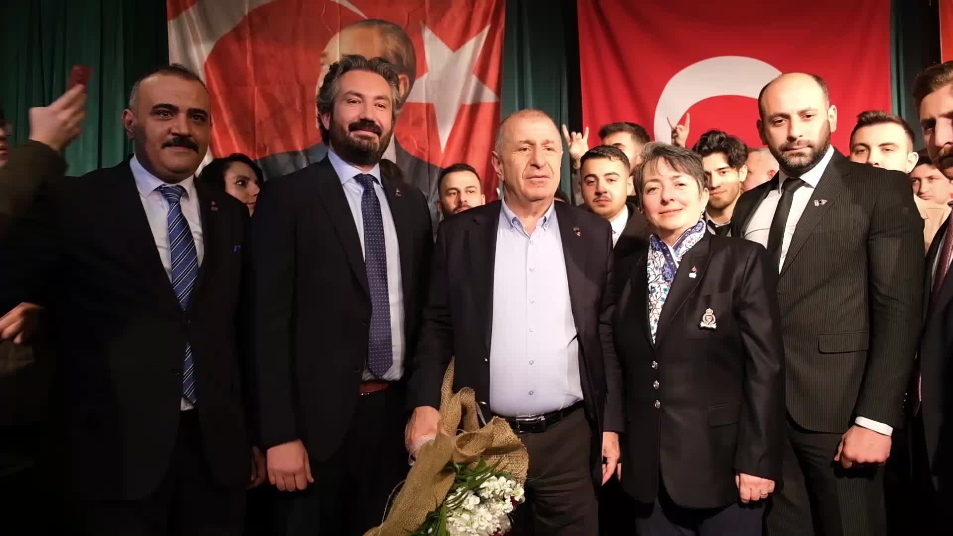 ÜMİT ÖZDAĞ, ESKİŞEHİR’DE BELEDİYE BAŞKAN ADAYLARINI TANITTI