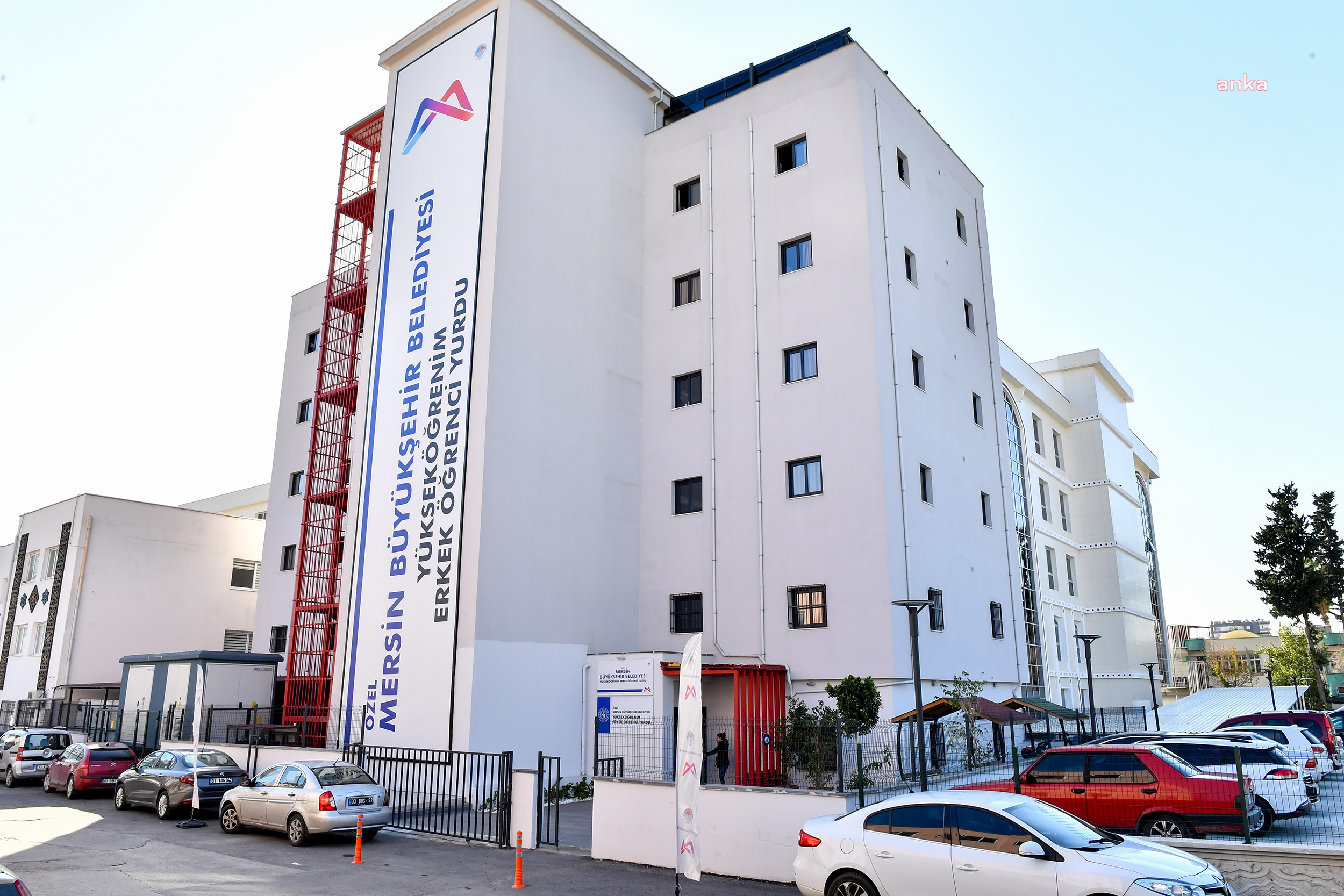 MERSİN BÜYÜKŞEHİR’DEN HEM ÖĞRENCİLERE HEM DE AİLELERİNE DESTEK