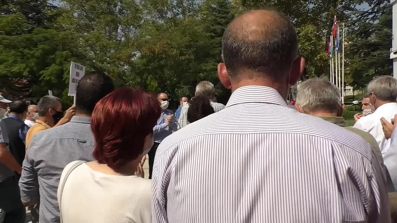 İYİ PARTİ'DEN BURSA'DA SU SAATLİ PROTESTO