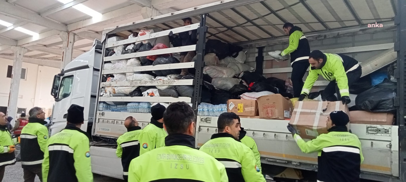 İZMİR'DEN HATAY'A KIRTASİYE SETİ, BOT VE MONT DESTEĞİ