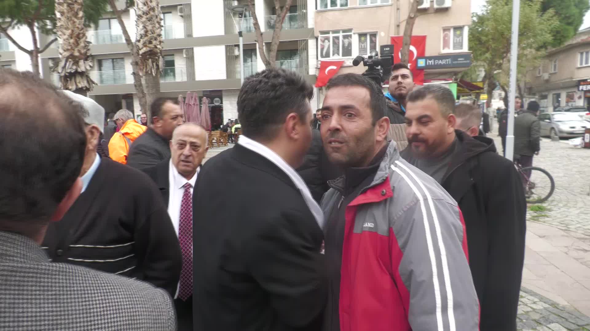 DİKİLİ BELEDİYE BAŞKAN ADAY ADAYI MESUT ÖZMENAY: “DİKİLİ'Yİ MARKA YAPACAĞIZ”