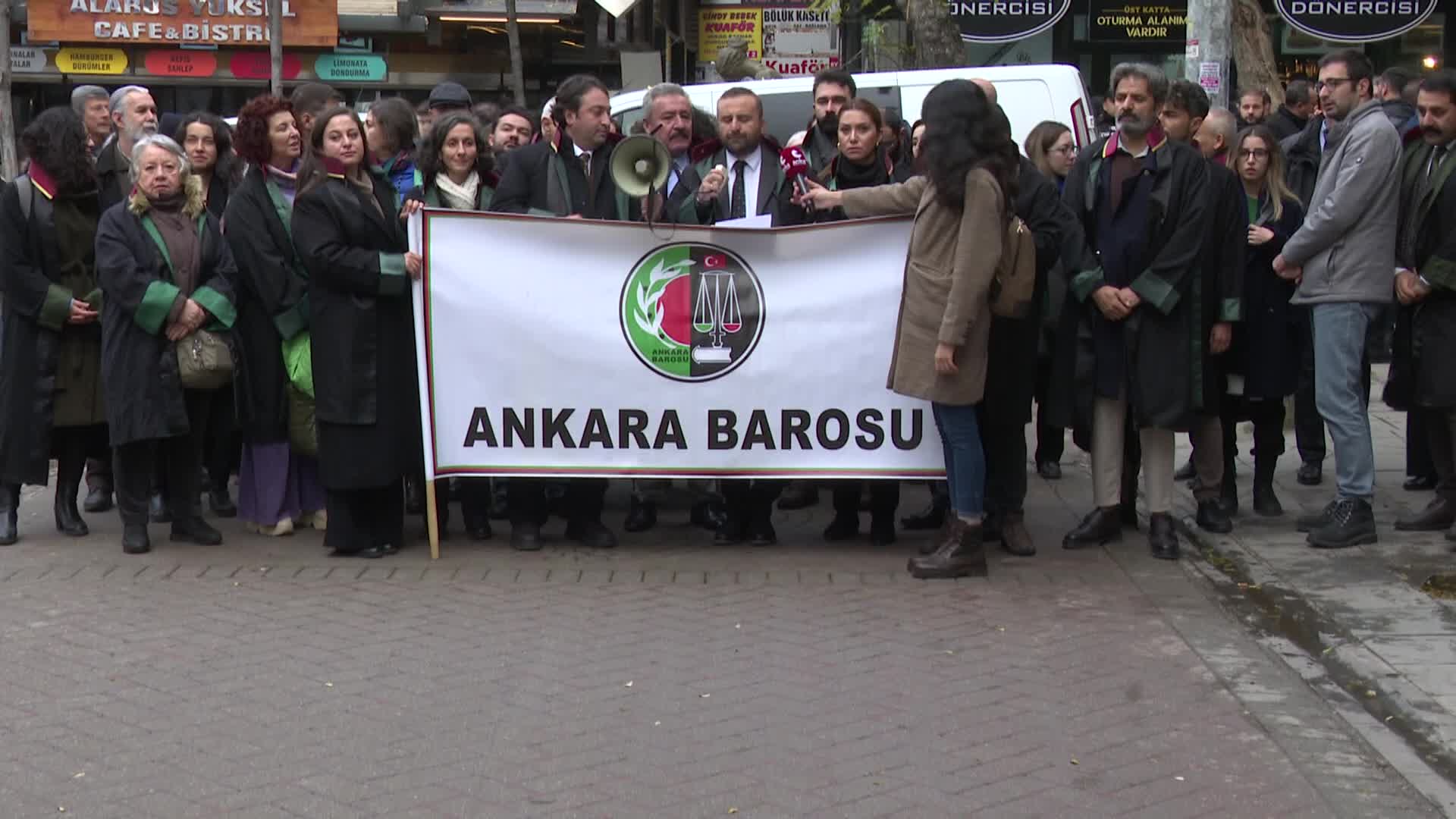 ANKARA BAROSU: “HUKUKUN ÜSTÜNLÜĞÜNE OLAN İNANCI KORUMAK VE BU ÜLKEDEKİ VATANDAŞLARIN HUKUKA OLAN GÜVENİNİ SAĞLAMAK ADINA MÜCADELE ETMEYE DEVAM EDECEĞİZ”