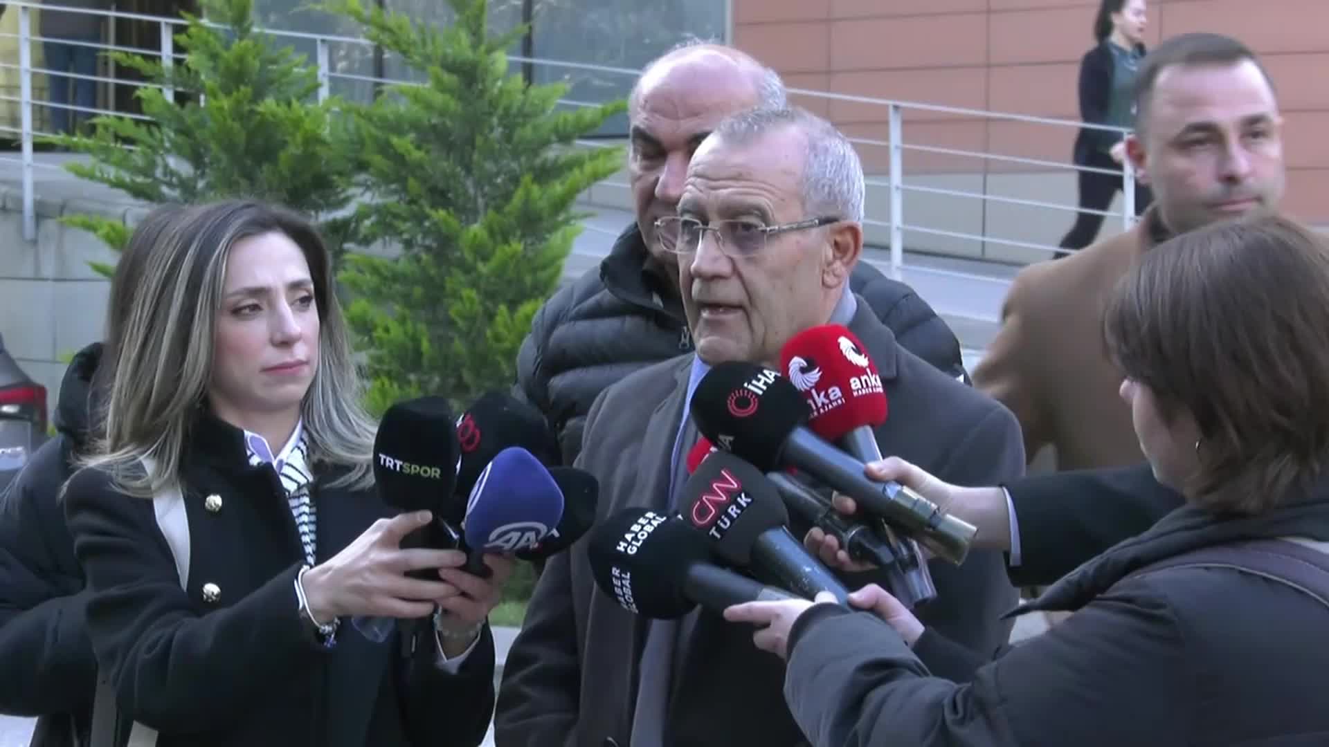 TÜRKİYE FAAL FUTBOL HAKEMLERİ VE GÖZLEMCİLERİ DERNEĞİ BAŞKANI ARICI: "İLGİLİLERDEN YASANIN İVEDİLİKLE UYGULANMASINI TALEP ETMEKTEYİZ"
