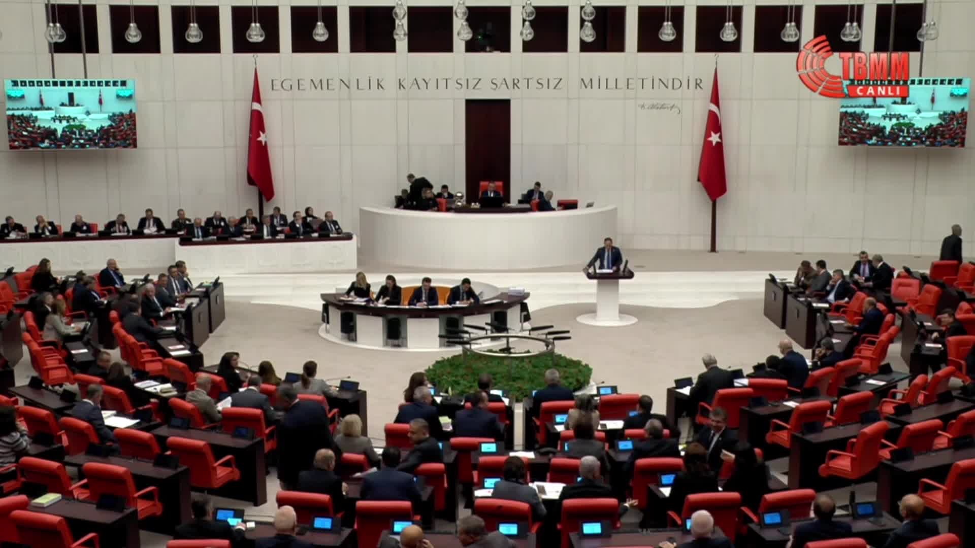 TBMM BÜTÇE GÖRÜŞMELERİ... DENİZ YAVUZYILMAZ'DAN AKP'YE AKKUYU TEPKİSİ: "11 KİLOMETRELİK VATAN TOPRAĞI 100 YIL BOYUNCA GÖZ GÖRE GÖRE YABANCI BİR ÜLKEYE VERİLİYOR"