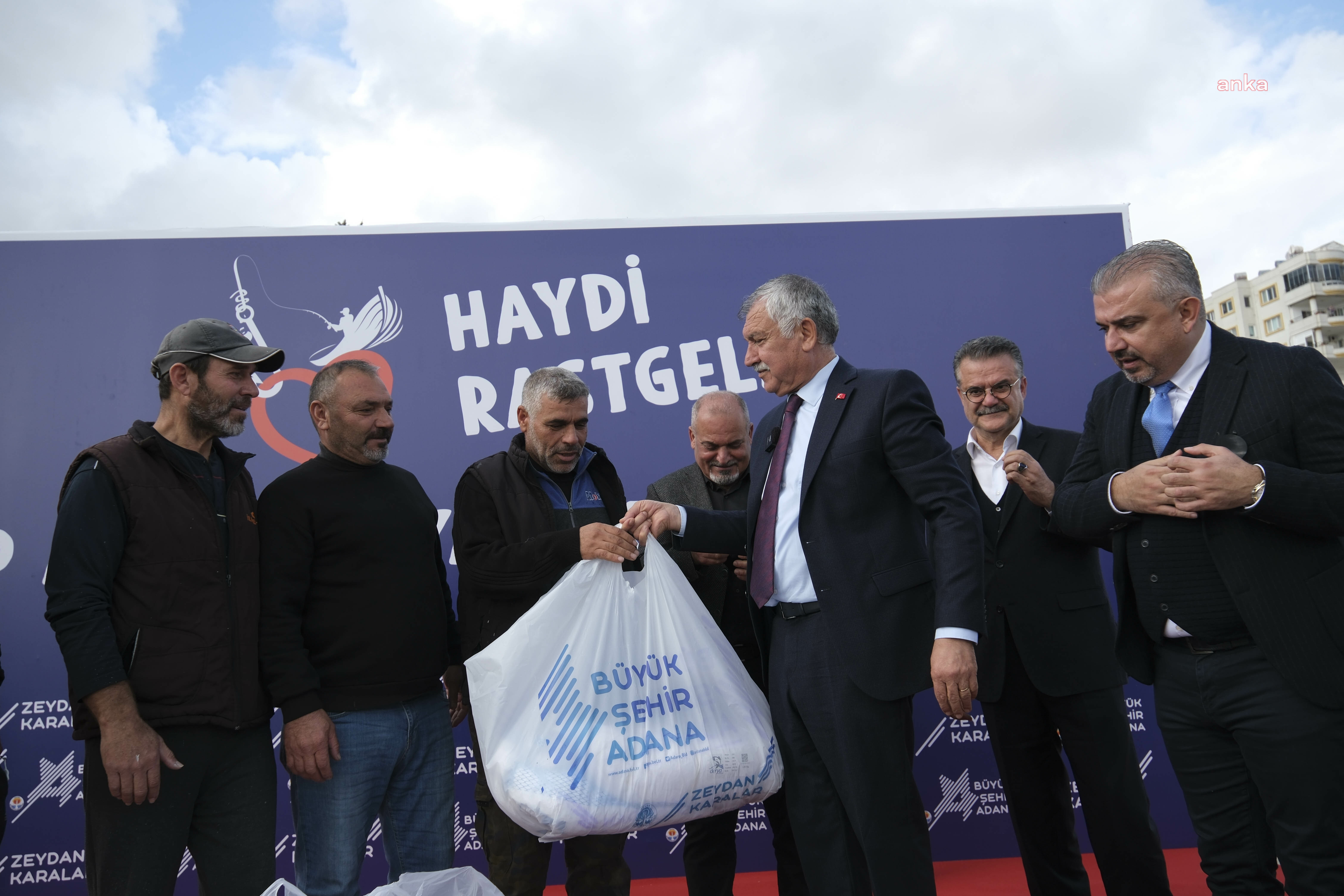 ADANA BÜYÜKŞEHİR'DEN KIYI BALIKÇILARINA DESTEK