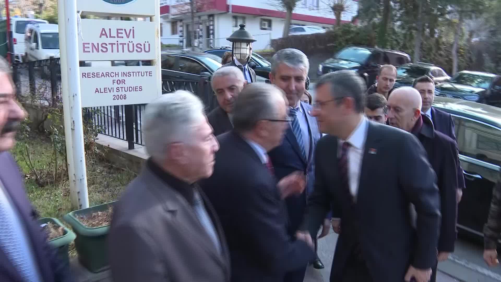 CHP GENEL BAŞKANI ÖZGÜR ÖZEL, HACI BEKTAŞ VELİ ANADOLU KÜLTÜR VAKFI'NI ZİYARET ETTİ