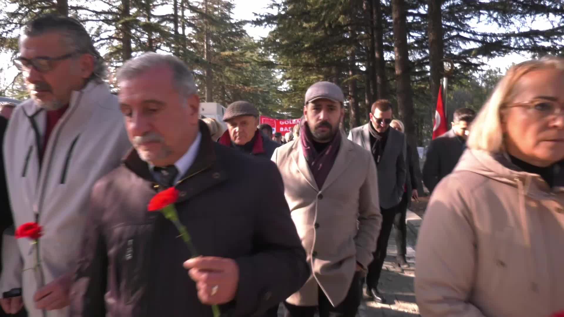 CHP ANKARA İL ÖRGÜTÜ ERDAL EREN'İ ANDI... CHP ANKARA İL BAŞKANI ERKOL: "ASLA EŞİTLİK VE ÖZGÜRLÜK MÜCADELESİNİ YARIDA BIRAKMAYACAĞIZ"