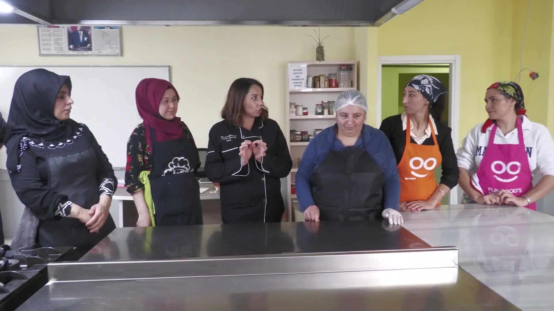 ESENYURT BELEDİYESİ'NDEN AŞCI YARDIMCILIĞI KURSU İLE İSTİHDAMA KATKI