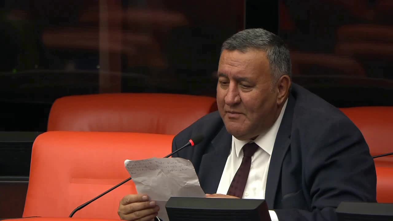 ENERJİ BAKANI BAYRAKTAR’DAN “YAZ SAATİ” SORUSUNA YANIT: “İSTANBUL’DA GÜNEŞ SAAT 08.20’DE AĞARIYOR, PARİS’TE 08.34’TE, BERLİN’DE SEKİZ BUÇUKTA. ORALARDA HİÇBİR PROBLEM OLMUYOR, BİZDE NEDEN PROBLEM OLUYOR”