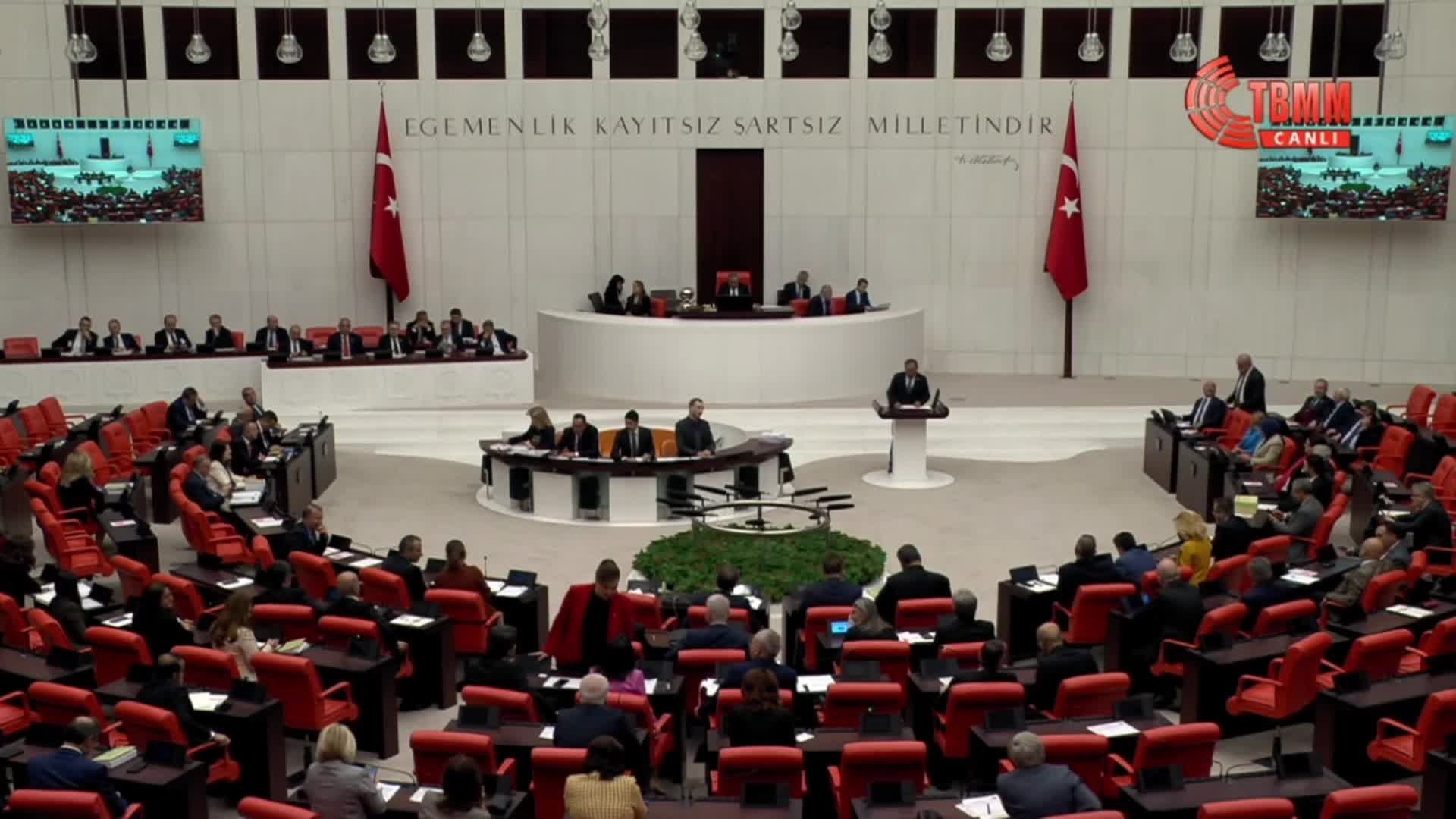 MUSTAFA ERDEM: "BU İKTİDARIN BAKANI DA DEĞİŞSE UYGULAMA DEĞİŞMİYOR, NE BULSALAR SATIYORLAR. ÜLKENİN VATANDAŞLIĞINI BİLE SATIŞA ÇIKARDILAR"