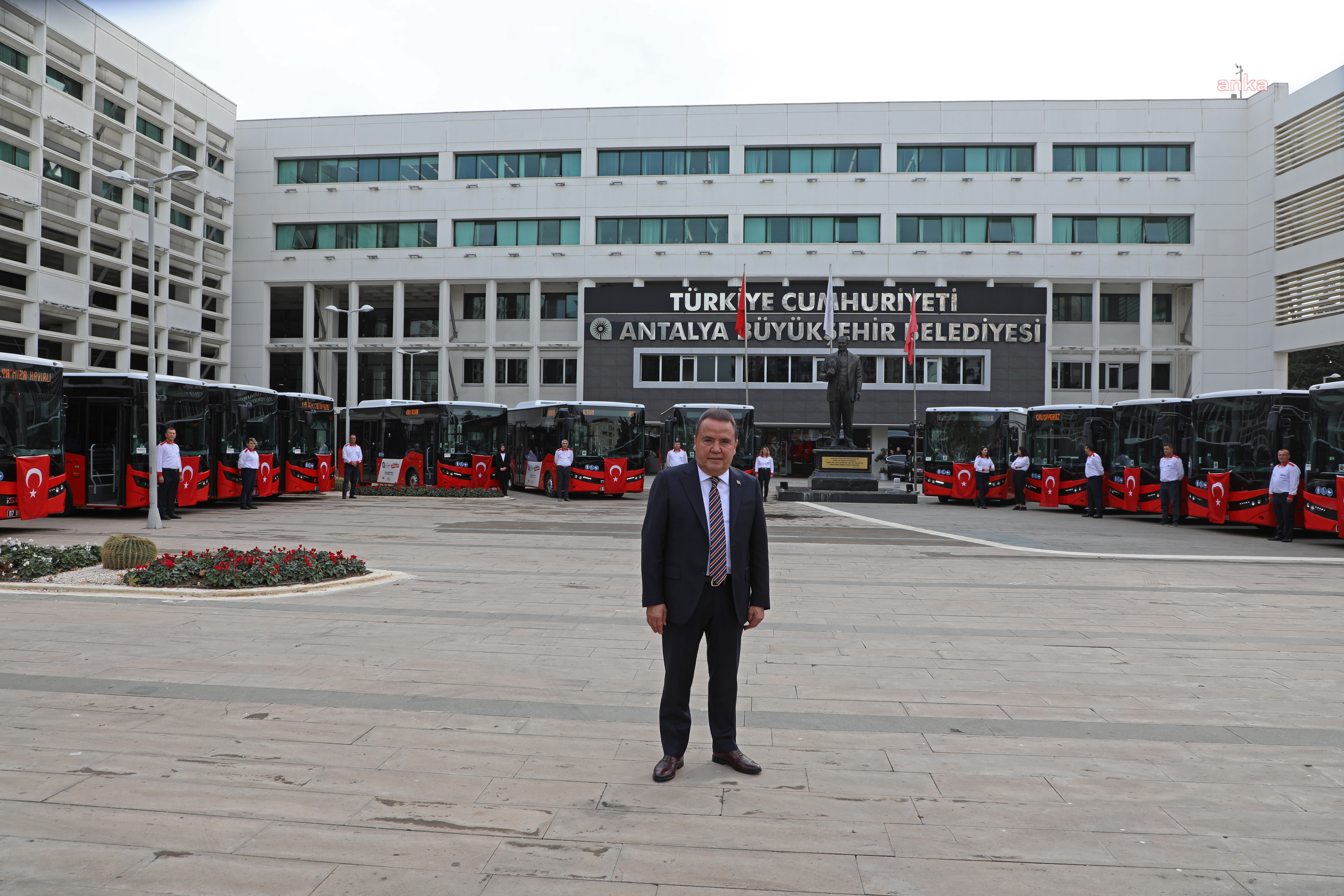 ANTALYA BÜYÜKŞEHİR TOPLU TAŞIMA FİLOSUNA 20 OTOBÜS KATTI