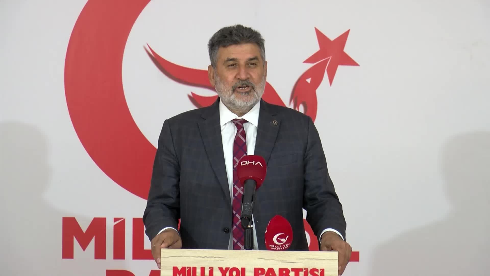 REMZİ ÇAYIR: EY DÜNYA LİDERİ BENİ DUY. LAFLA DÜNYA LİDERİ OLUNMUYOR. TÜRKİYE YÜZYILI. LAFI EĞİP BÜKMEK ÇOK KOLAY. 7 BİN 500 LİRA ALIYOR SENİN EMEKLİN”