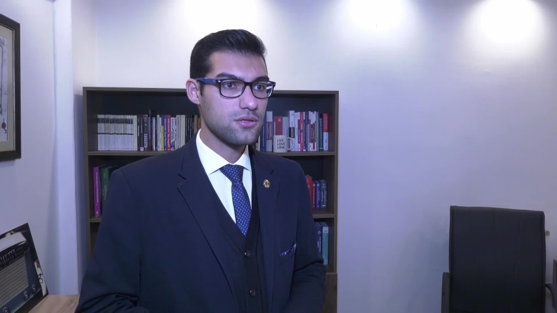 AVUKAT ÖZDEMİR: “SGK, NADİR HASTALIKLAR VEYA KANSER HASTALIKLARI KONUSUNDA ÖDEMEME YAKLAŞIMI İÇERİSİNDE, BU DA İNSANLARI DAVA AÇARAK İLAÇLARI TEMİN ETMEKTEN BAŞKA BİR YOLA SÜRÜKLEMİYOR”