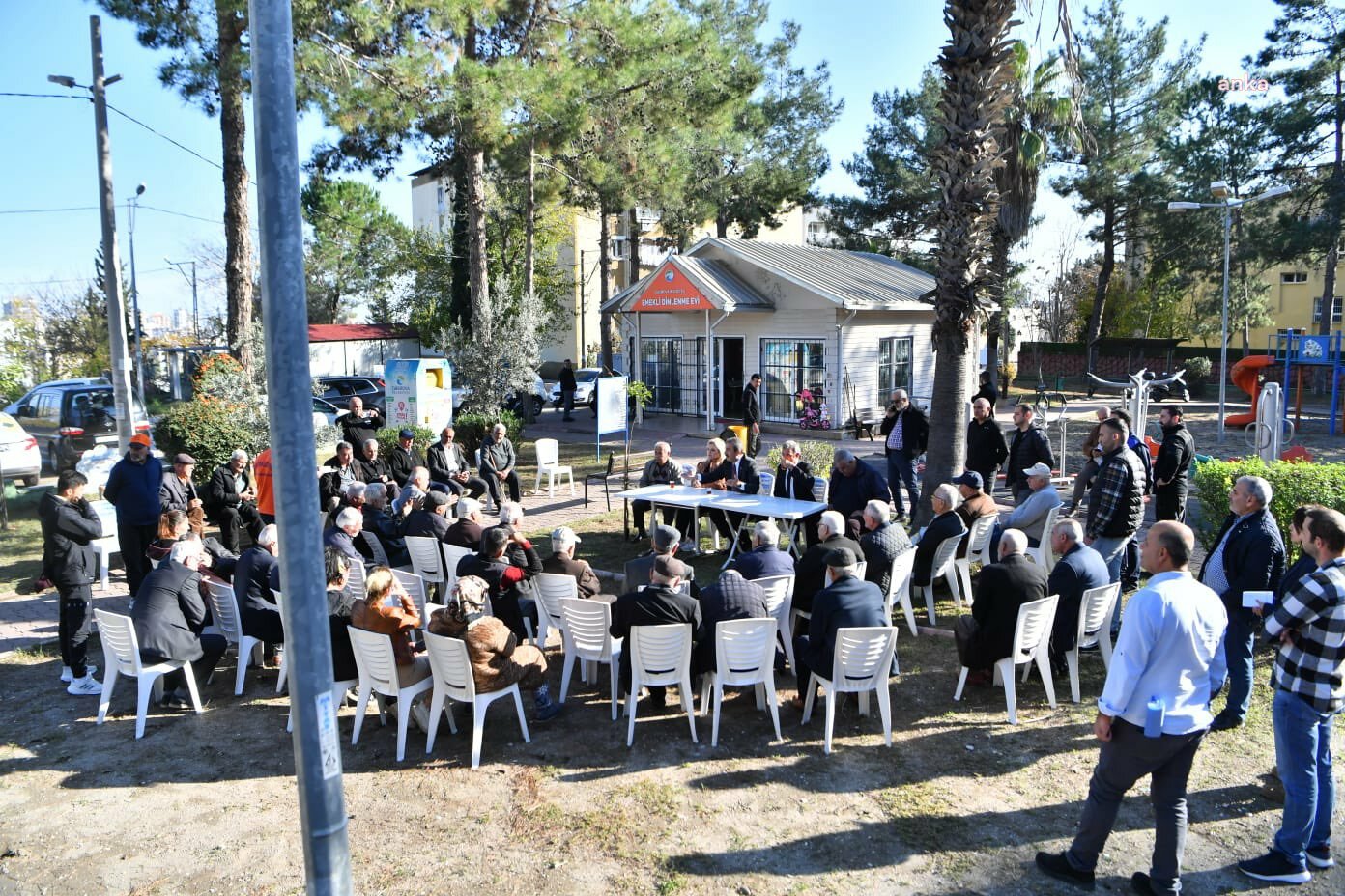 ÇUKUROVA BELEDİYE BAŞKANI ÇETİN, YÜZÜNCÜYIL MAHALLESİ'NDE VATANDAŞLARLA BULUŞTU