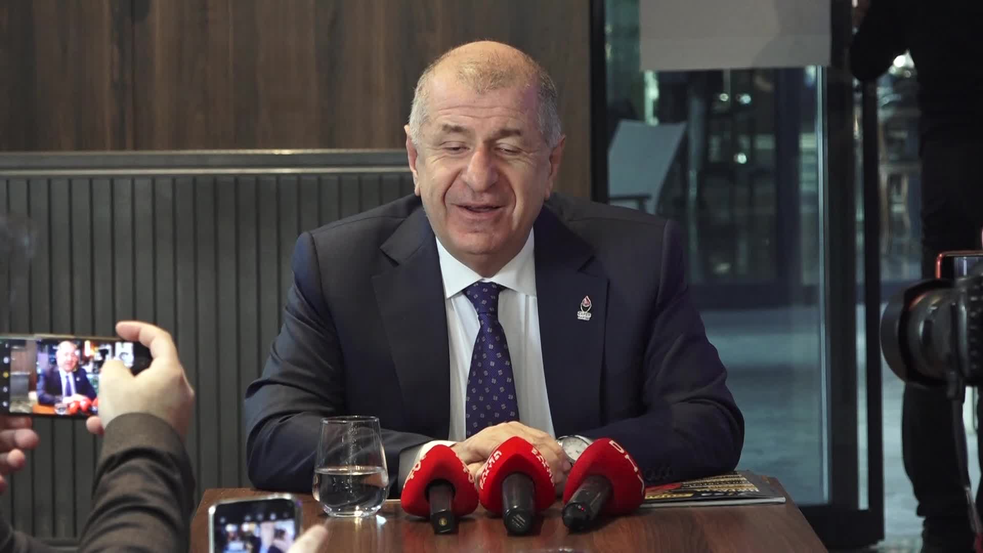 ÜMİT ÖZDAĞ, SAMSUN’DA: “BİR VATAN HAİNİNİN, BULVARA İSMİNİN VERİLMESİ KARARI, RECEP TAYYİP ERDOĞAN’IN KARARIDIR”