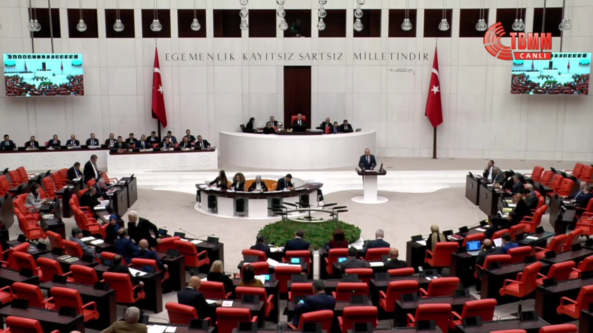 AHMET VEHBİ BAKIRLIOĞLU: "BU ÜLKENİN KAYNAKLARI 20 YIL BOYUNCA BETONA HARCANDI. ÜLKENİN KAYNAKLARINI SANAYİCİ YERİNE BİR AVUÇ YANDAŞ MÜTEAHHİDE HARCADINIZ"