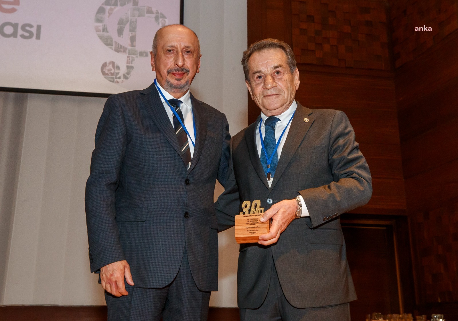 İZMİR'DE CUMHURİYET'İN 100. YILI TEMALI BESTE YARIŞMASININ ÖDÜL TÖRENİ YAPILDI