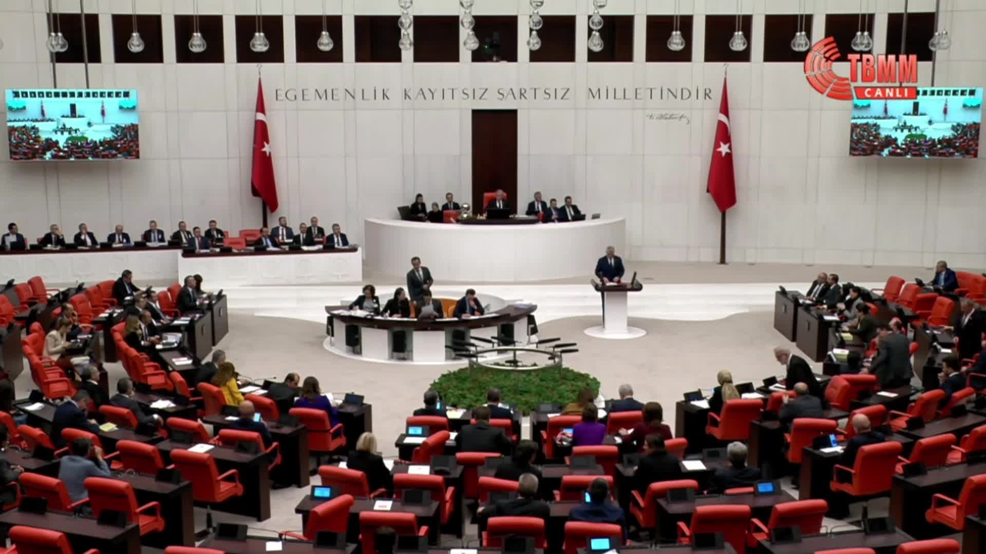 TİCARET BAKANI BOLAT: "FİLİSTİN'İN KENDİ LİMANI OLMADIĞI İÇİN MALLAR İSRAİL GÜMRÜKLERİ ÜZERİNDEN GİTMEKTE"