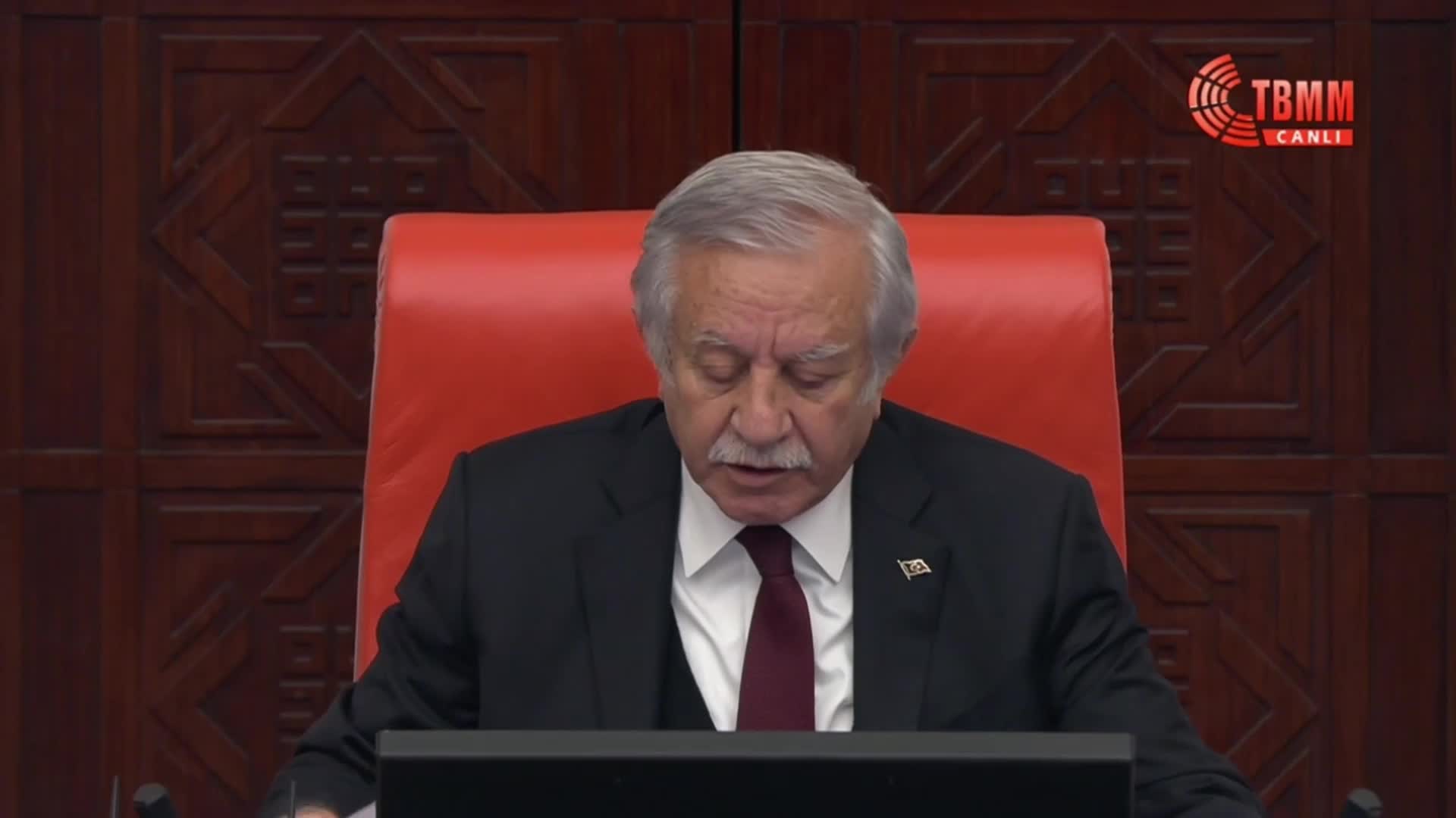 BAKAN MEHMET FATİH KACIR: "TÜRKİYE'DE EN YAYGIN ASANSÖR MUAYENE HİZMETİ VEREN İKİ KURUM MİMAR VE MÜHENDİS ODALARI BİRLİĞİ VE TSE'DİR"