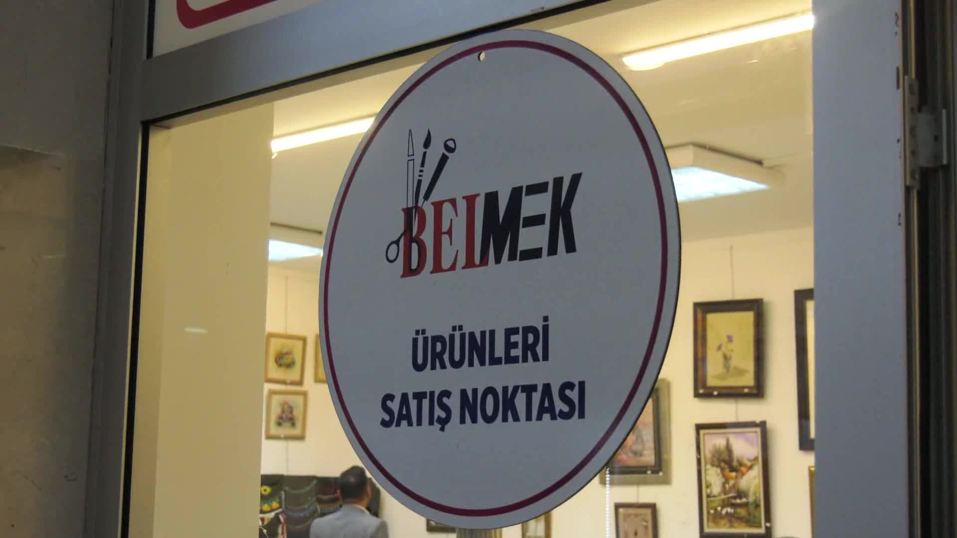 BELMEK KURSİYERLERİNDEN YENİ YIL İÇİN EL EMEĞİ HEDİYELER