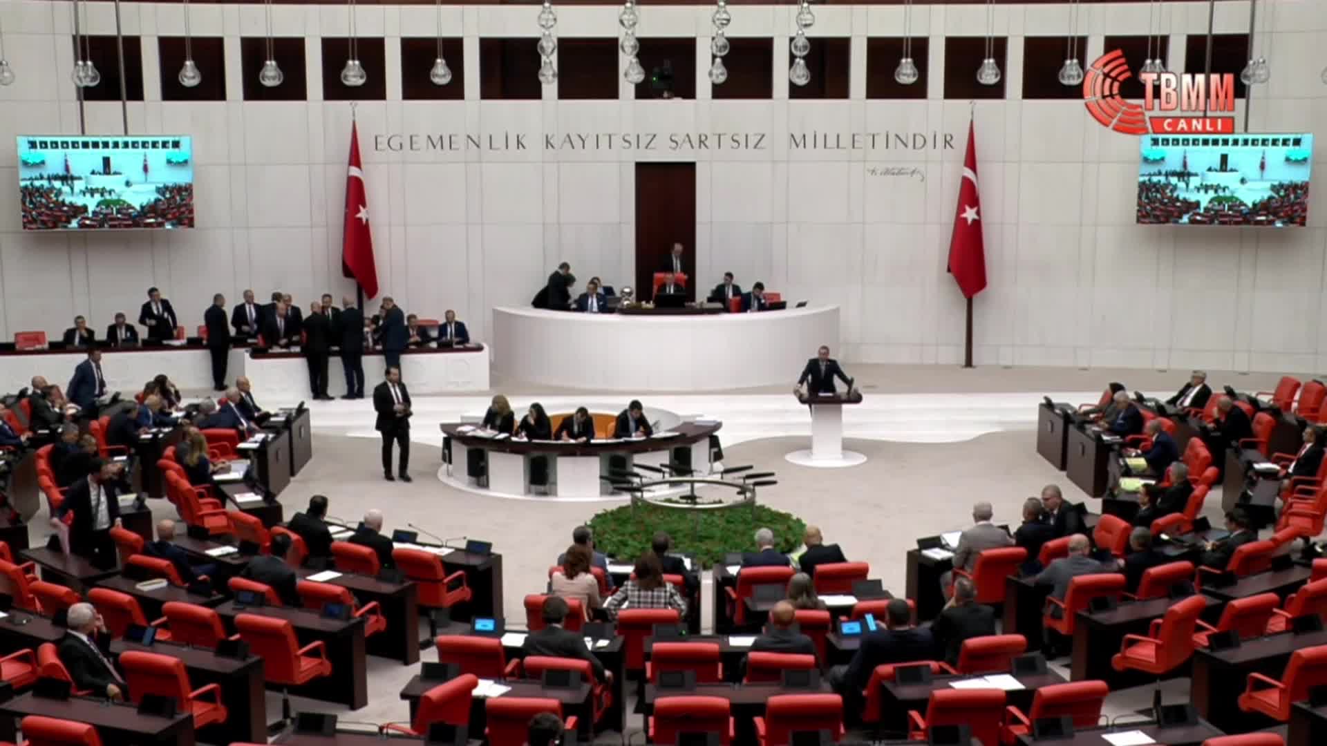 TBMM'DE BÜTÇE GÖRÜŞMELERİ... RIDVAN UZ: "YABANCI UYRUKLU KIŞILER 2022 YILINDA 16 MILYON METREKARE ARAZI VE 30 MILYON METREKARE TAŞINMAZ ALMIŞ, SIZLERI UYARIYORUM: KANLA ALINANI PARAYLA SATAMAZSINIZ"
