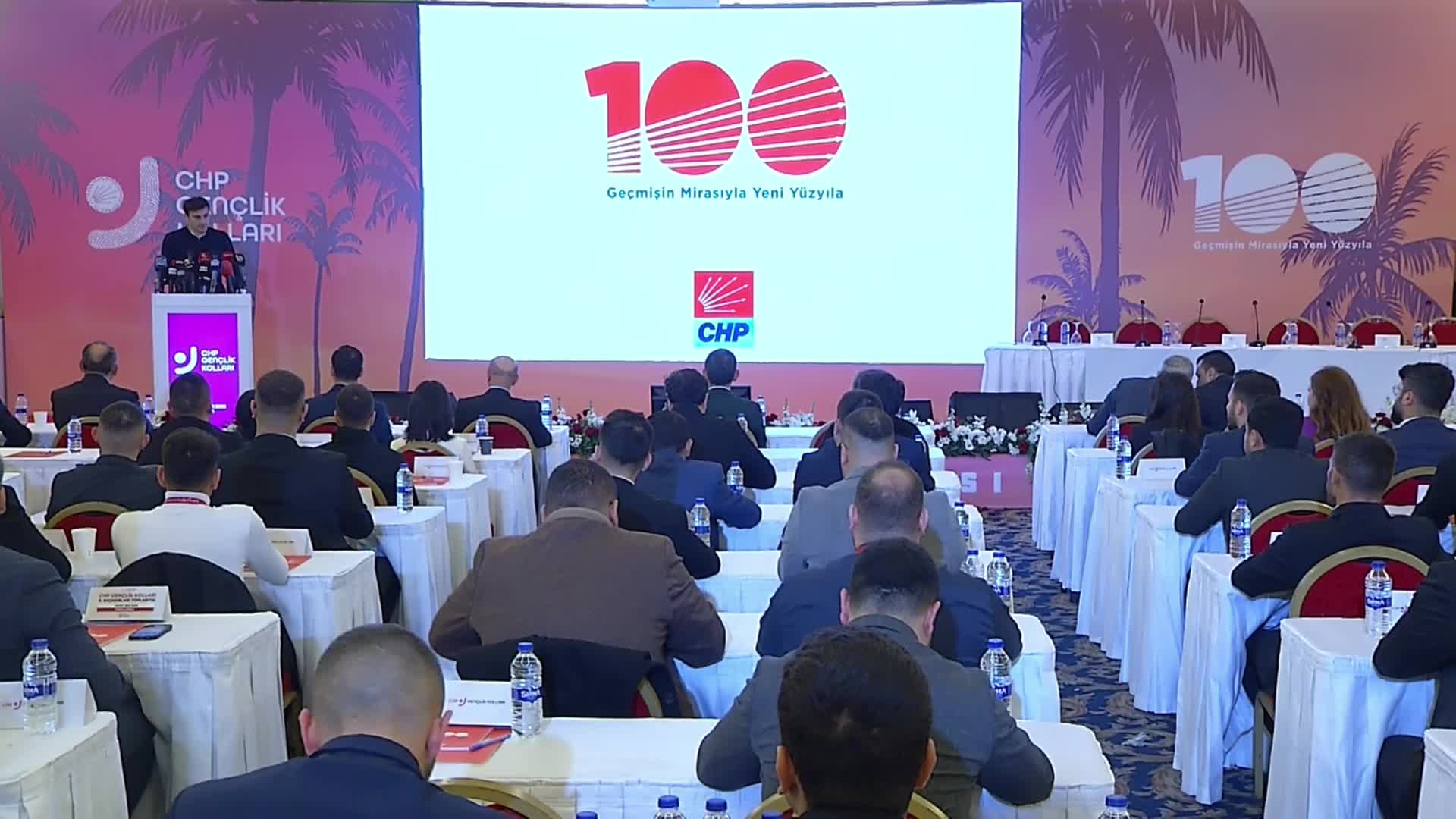 CHP GENÇLİK KOLLARI BAŞKANI GENÇOSMAN KİLLİK: “BİZ İSTANBUL VE ANKARA ADAYLARIMIZI AÇIKLADIK… TAVSİYEMİZ YENİLECEK OLAN ADAYLARINI AÇIKLAMASIDIR"