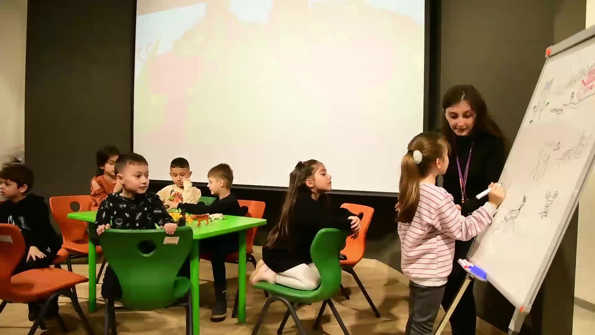 KARABAĞLAR'DA NASREDDİN HOCA'YA ZİYARETÇİ AKINI