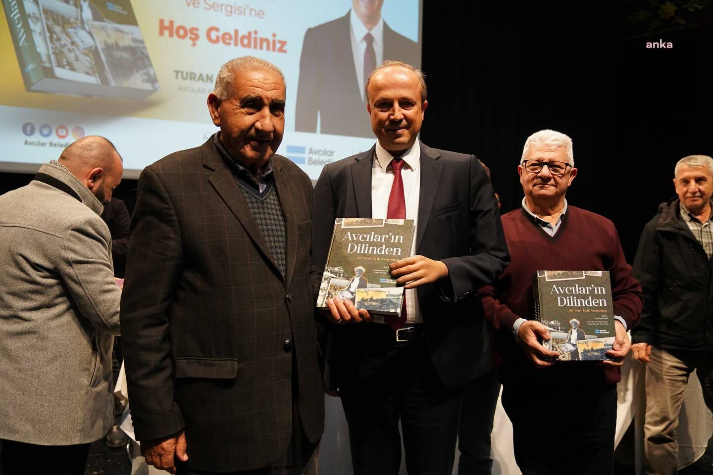 AVCILAR’IN TARİHİNİ ANLATAN “AVCILAR’IN DİLİNDEN” KİTABININ LANSMANI YAPILDI