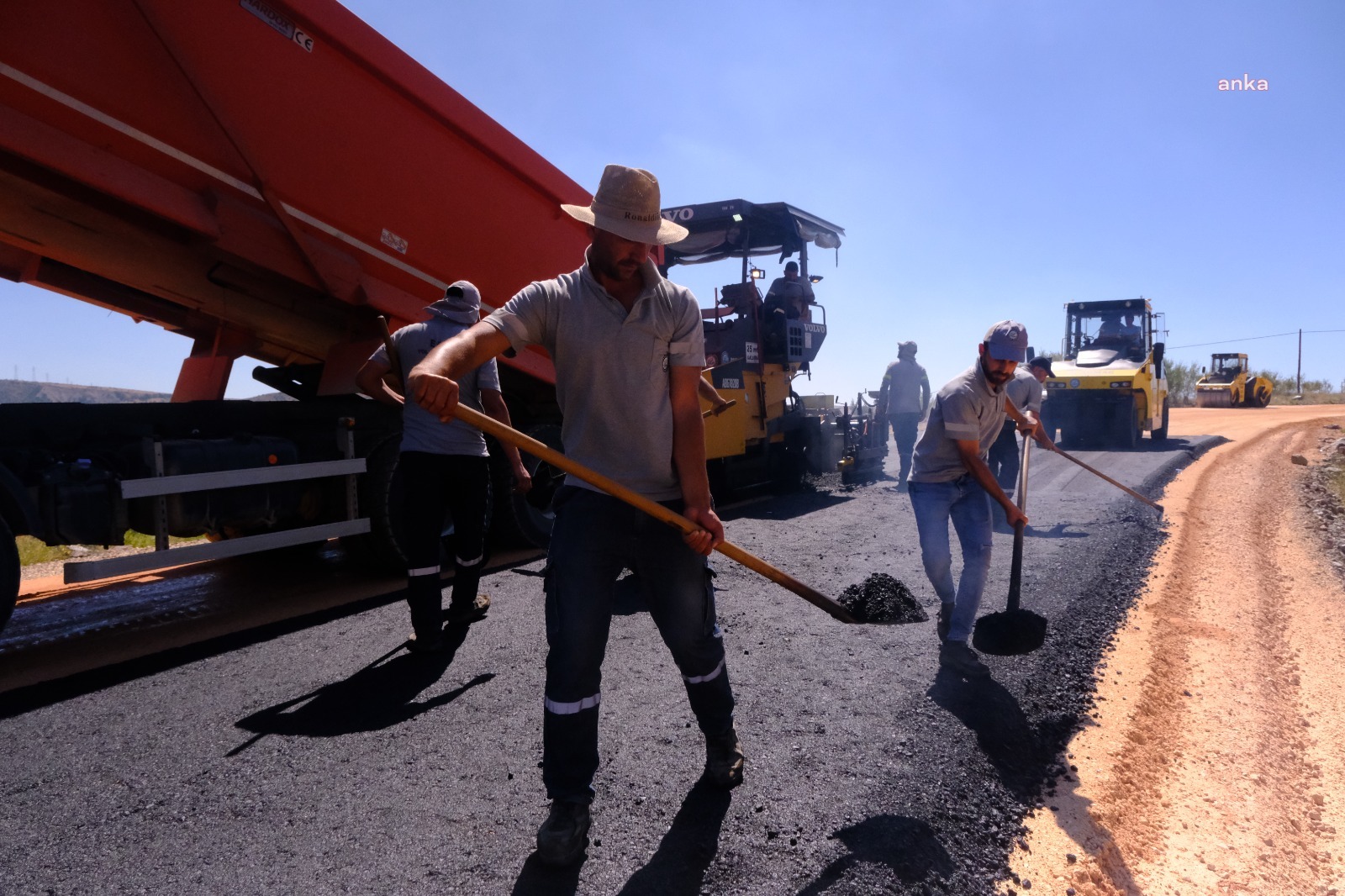 ESKİŞEHİR BÜYÜKŞEHİR'DEN 2023'TE YOL MESAİSİ