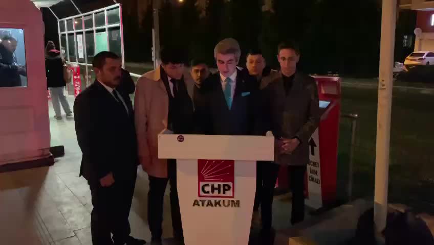 CHP ATAKUM İLÇE GENÇLİK KOLLARINDAN YAZ SAATİ UYGULAMASINA TEPKİ: "UYGULAMA BİYOLOJİK SAATİMİZİ BOZDU, BİZİ DAHA KARAMSAR BİR HALE GETİRDİ"