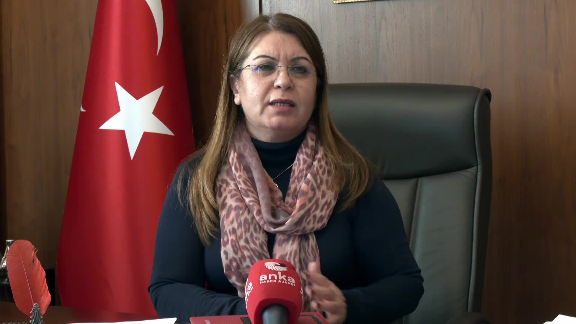 TBMM BAŞKANVEKİLİ GÜLİZAR BİÇER KARACA: “O AN AKLIMA SAYIN HASAN BİTMEZ’İN GÖRÜNTÜLERİ GELDİ. YİNE KÜRSÜDEKİ HATİBE SALDIRAN BİR ÖZLEM ZENGİN VARDI… SALI GÜNÜNÜN STRESİNDEN AGRESİFLİK SEVİYESİ YÜKSELMİŞ OLMALI Kİ BU OLAYLAR YAŞANDI”