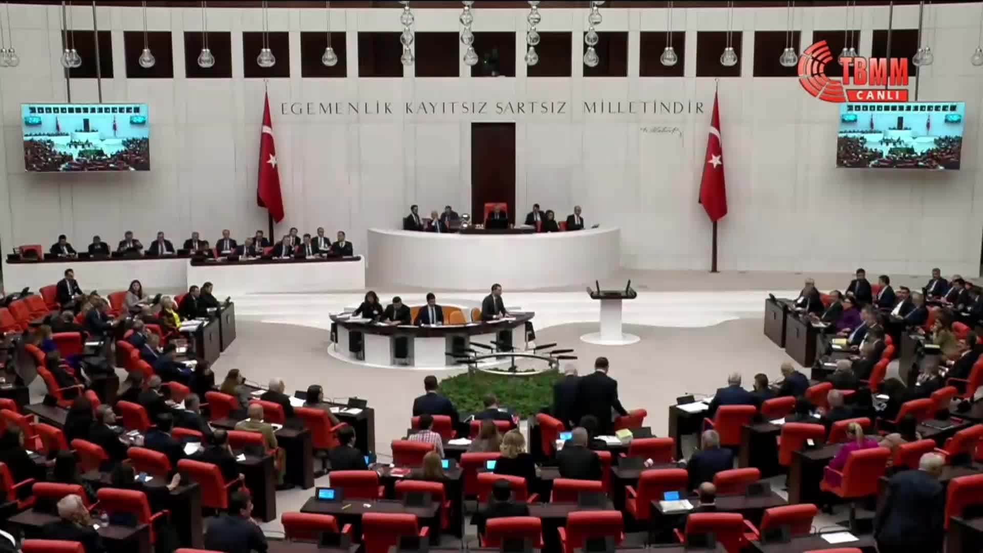 TARIM BAKANI YUMAKLI'DAN SUDAN'DA ARAZİ KİRALANMASI PROJESİYLE İLGİLİ AÇIKLAMA: "KARŞI TARAF YÜKÜMLÜLÜĞÜNÜ YERİNE GETİRMEDİĞİ İÇİN PROJE HAYATA GEÇMEMİŞ, ÜRETİM YAPILMAMIŞTIR"