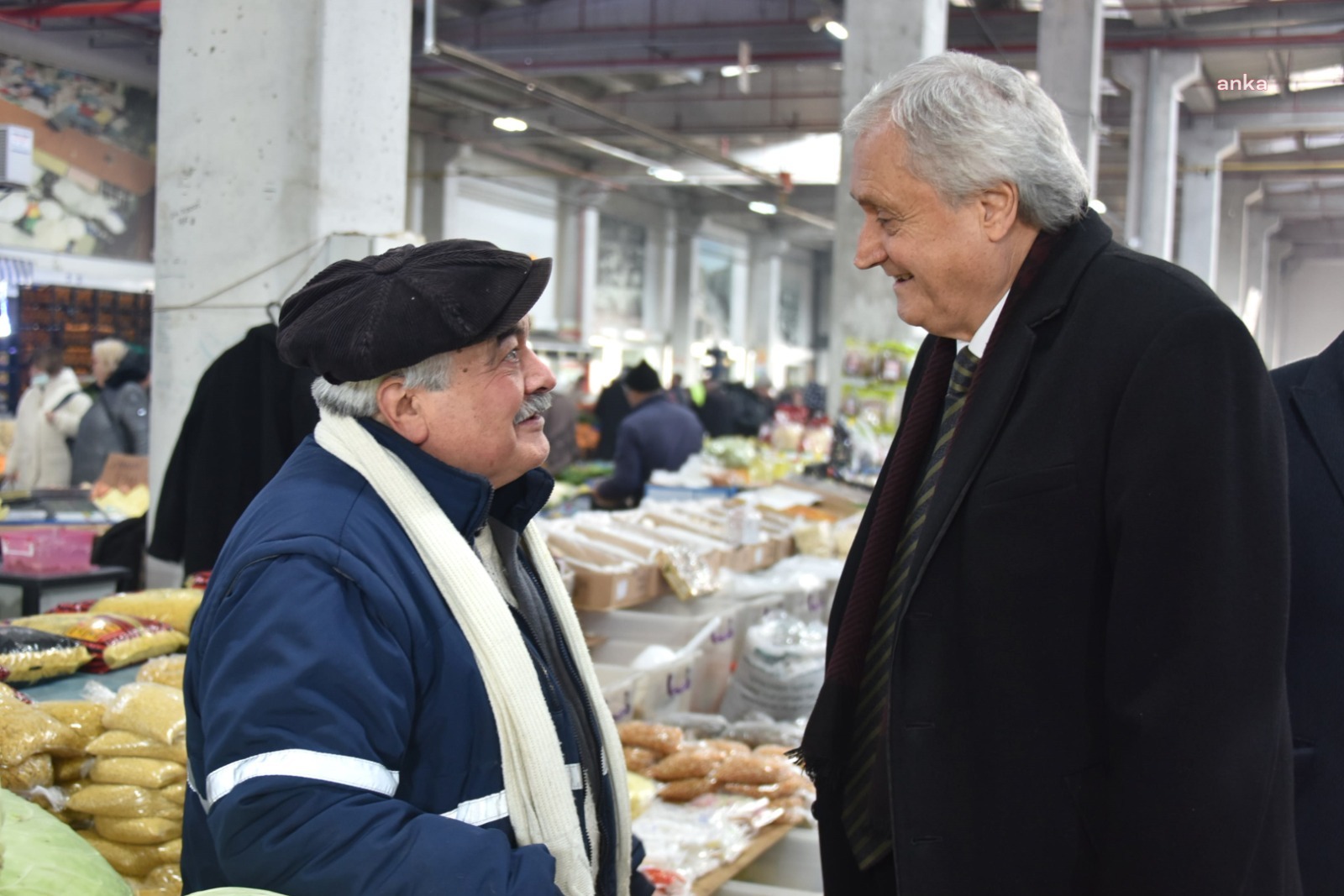 BOZÜYÜK BELEDİYE BAŞKANI BAKKALCIOĞLU’NDAN KAPALI PAZAR ZİYARETİ
