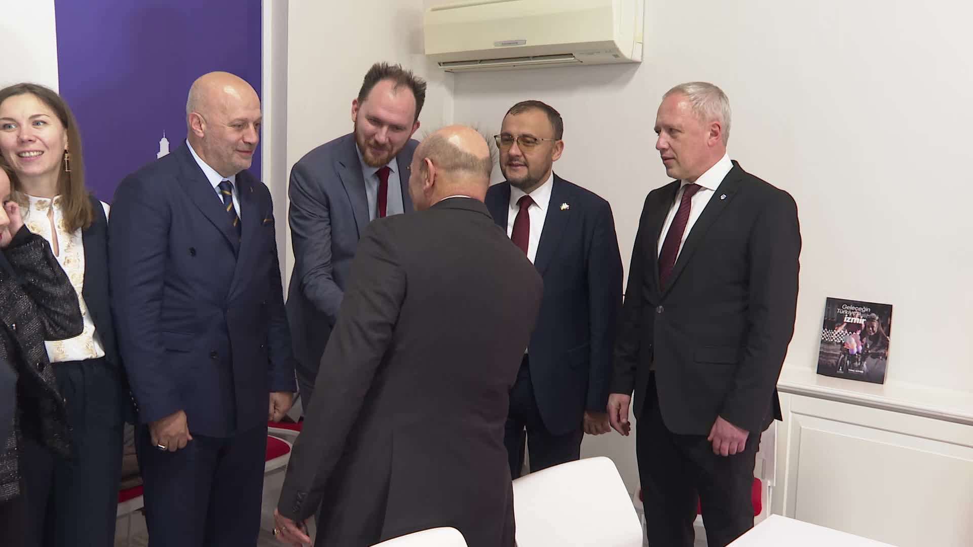 İZMİR İLE ÇERNİVTSİ ARASINDA KARDEŞLİK ANLAŞMASI