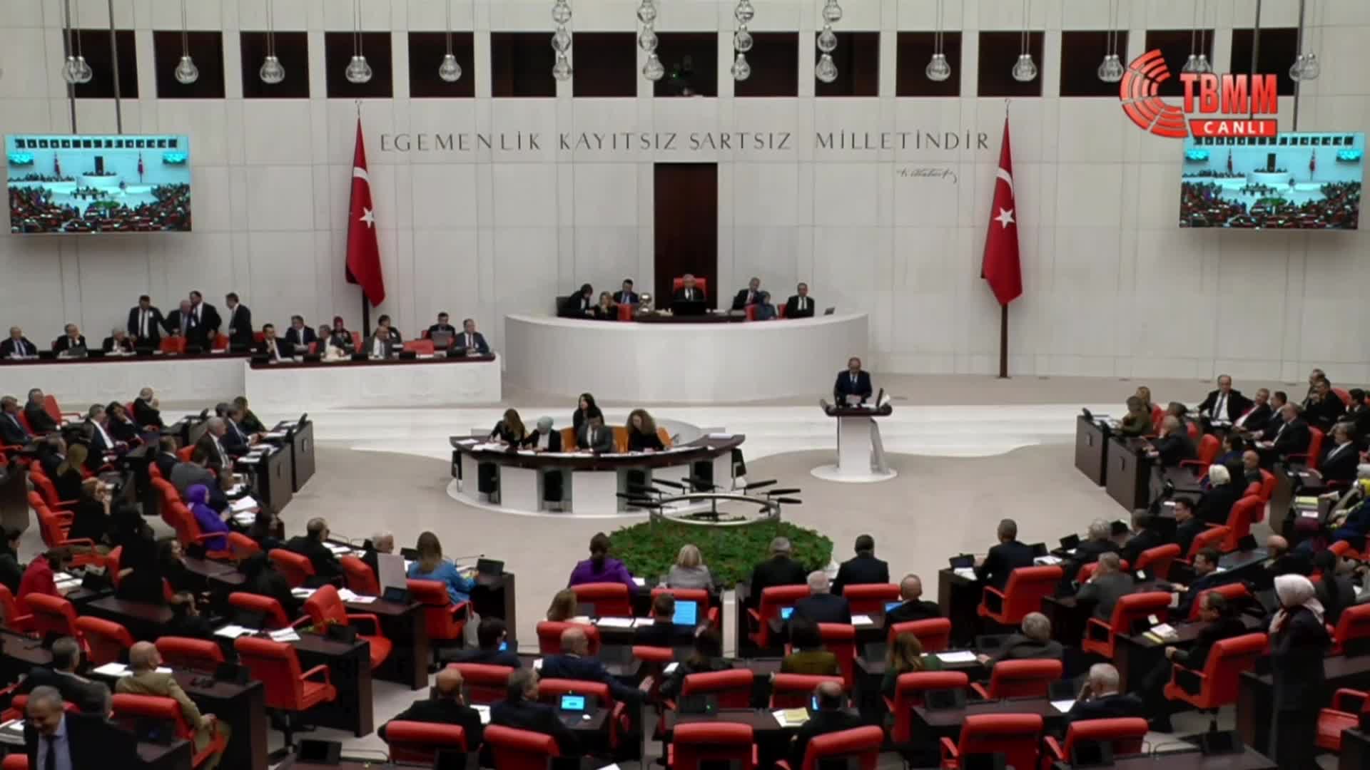 MEHMET ÖZHASEKİ: "BUNDAN SONRA ASLA VE ASLA FAY HATLARIN ÜZERİNDE YAPILAŞMAYA İZİN VERMEYECEĞİZ"