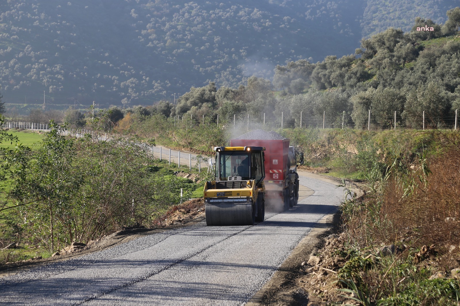 EFELER BELEDİYESİ, ASFALT ÇALIŞMALARINI SÜRDÜRÜYOR