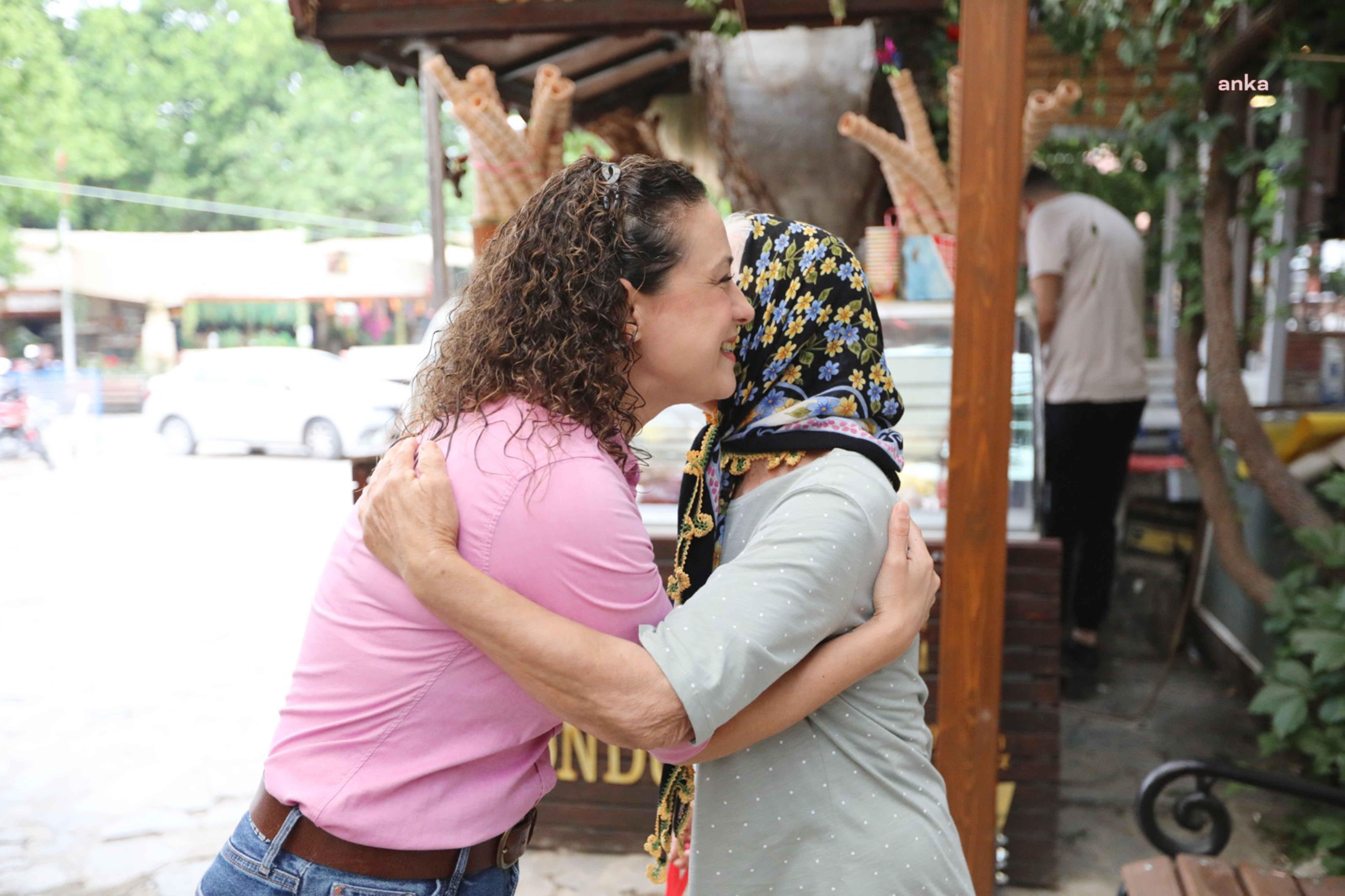 EFES SELÇUK'TA 5 YILDA 26 BİN SOSYAL YARDIM