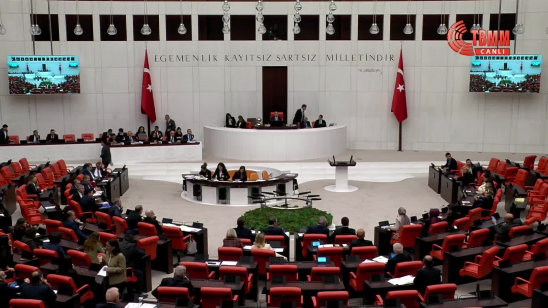 TBMM GENEL KURULU'NDA DEM PARTİ VE AKP MİLLETVEKİLLERİ ARASINDA "FETÖ İLE FOTOĞRAFIN VAR" TARTIŞMASI... ŞAHİN USTA: ÖYLE BİR FOTOĞRAFIM YOK; GERGERLİOĞLU: ATTIĞIN TWEET DURUYOR