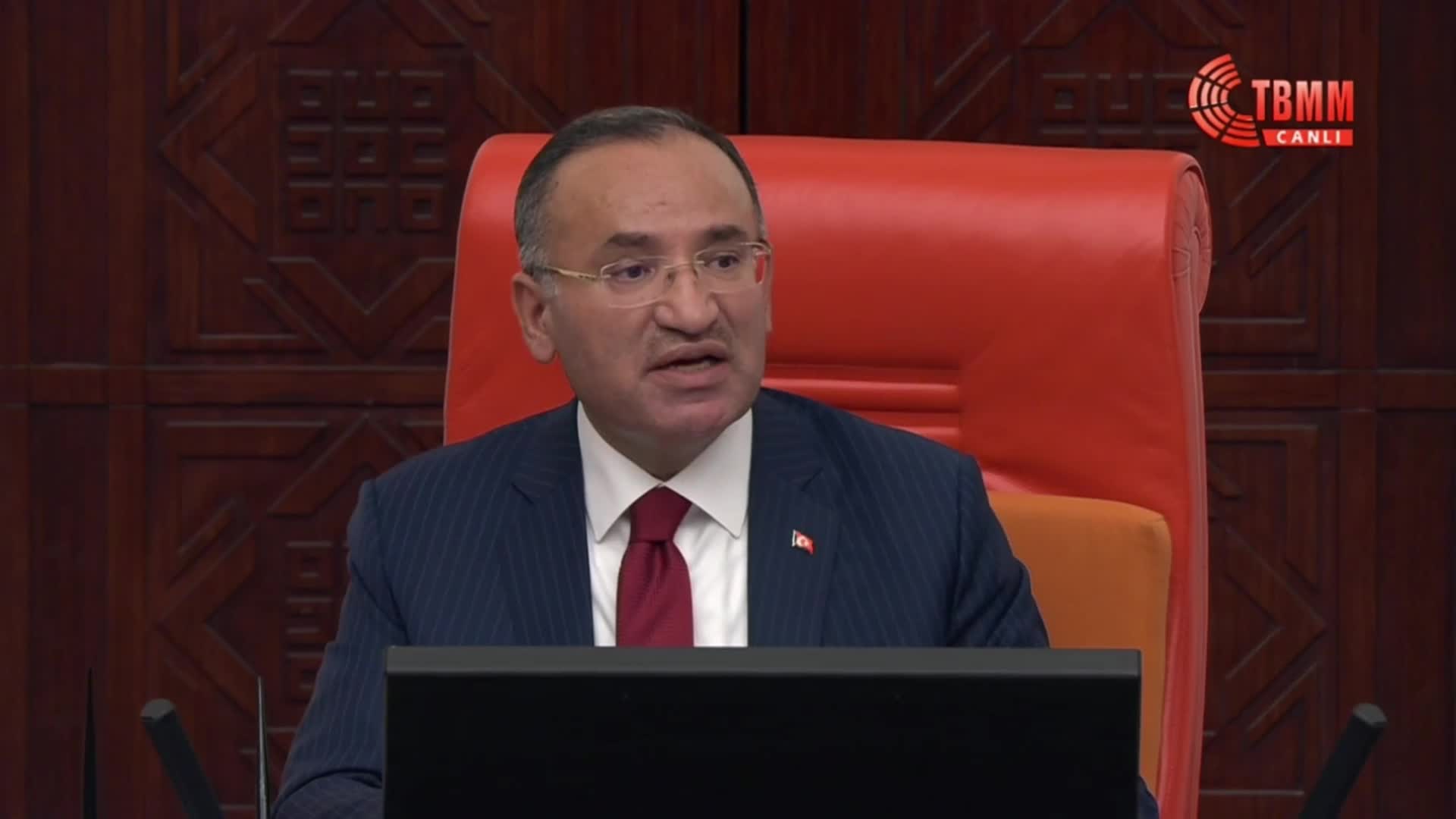 HAZİNE VE MALİYE BAKANI MEHMET ŞİMŞEK: "BİZ SICAK PARANIN PEŞİNDE DEĞİLİZ, SICAK PARANIN TEHLİKELERİNİN FARKINDAYIZ"