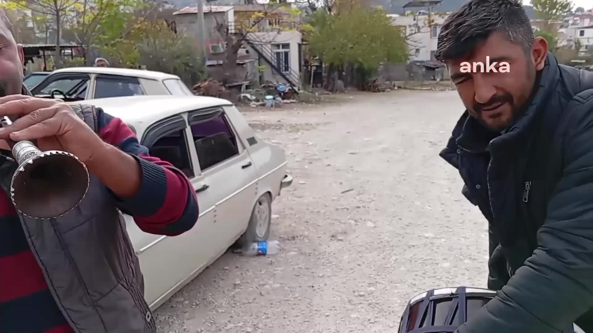 KADİRLİLİ MÜZİSYEN: "GENÇLERİMİZ PAHALILIKTAN DOLAYI EVLENEMİYOR"
