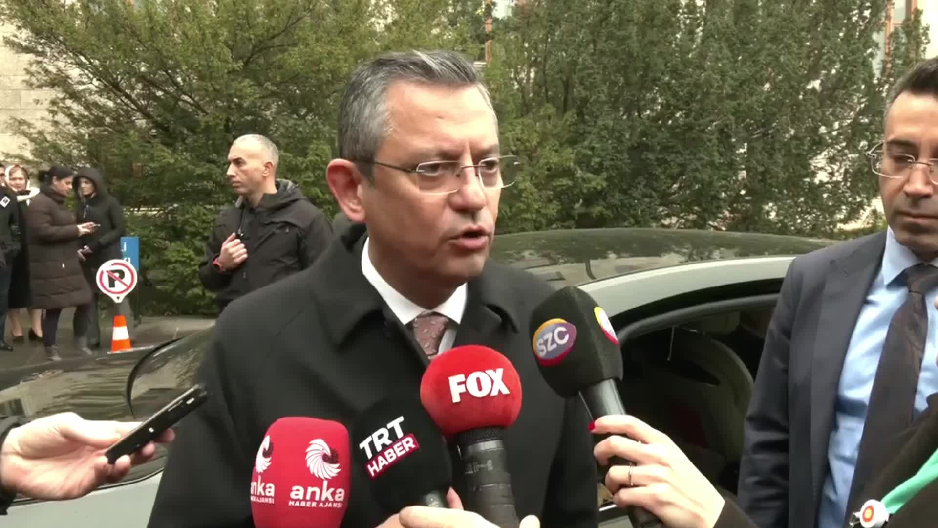ÖZGÜR ÖZEL’DEN AYM’NİN CAN ATALAY KARARINA İLİŞKİN AÇIKLAMA: “BUGÜN, ANAYASA MAHKEMESİ YENİDEN SAATİ DOĞRU GÖSTERMİŞ. SAATE, ‘SAAT DOĞRU GÖSTERMİŞ, NE DİYECEKSİNİZ’ DİYE SORULMAZ”
