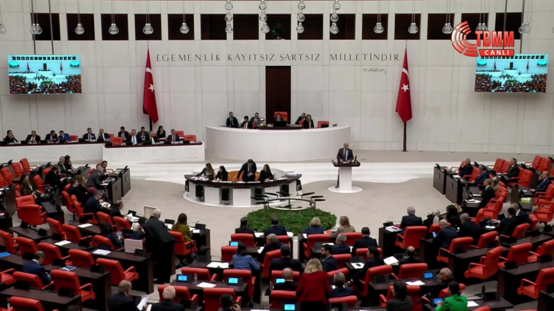 TBMM'DE BÜTÇE GÖRÜŞMELERİ...ENİS BERBEROĞLU: "DEMOKRASİ VE LAİKLİK AÇIĞI BÜYÜNCE TÜRKİYE VE AB ARASINDAKİ İLİŞKİLER DE TAVSADI"