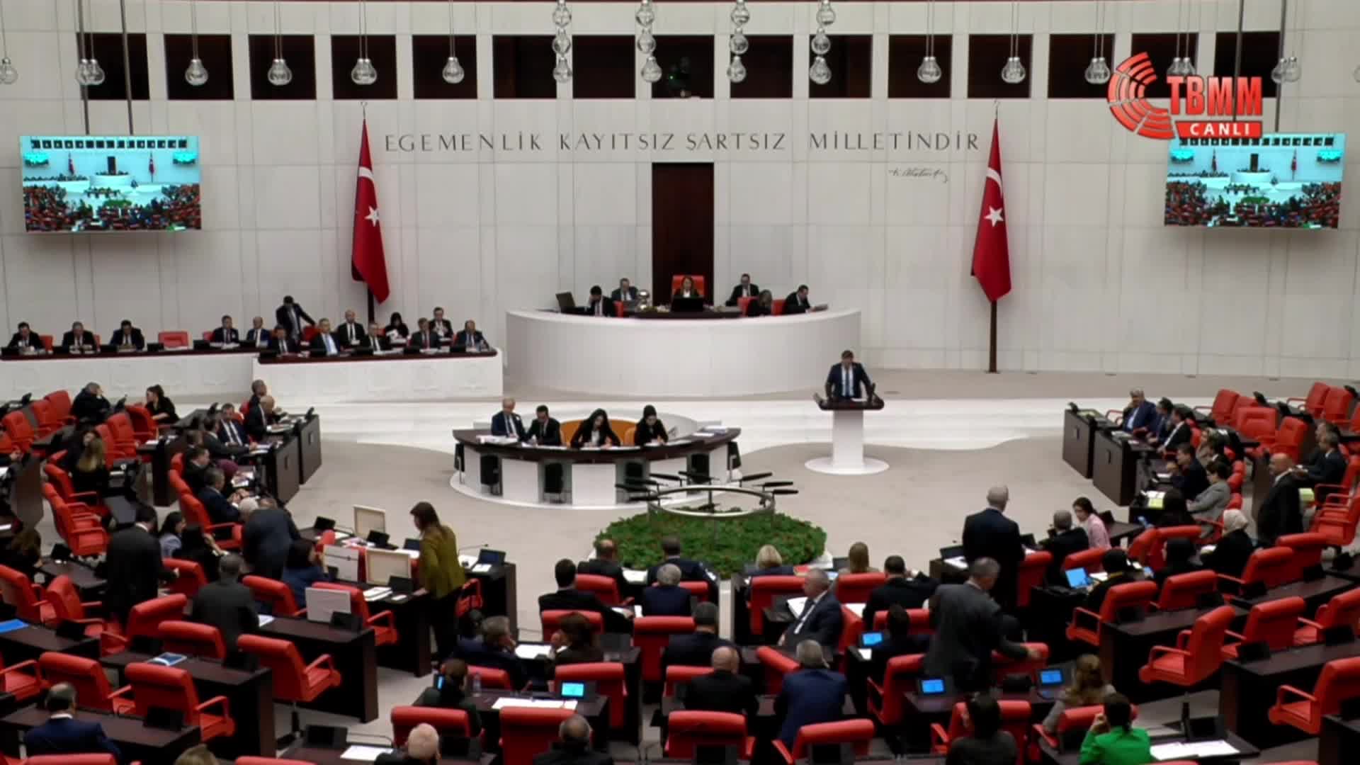 TBMM'DE BÜTÇE GÖRÜŞMELERİ... DENİZ YÜCEL’DEN BAKAN TUNÇ’A: “ŞURADA OTURMASI GEREKEN CAN ATALAY NEDEN CEZAEVİNDE? YASALARI, ANAYASA’YI, YARGI KARARLARINI TANIMAYAN YARGI MENSUPLARI GÜNÜ GELDİĞİNDE YARGI ÖNÜNDE HESAP VERECEK”