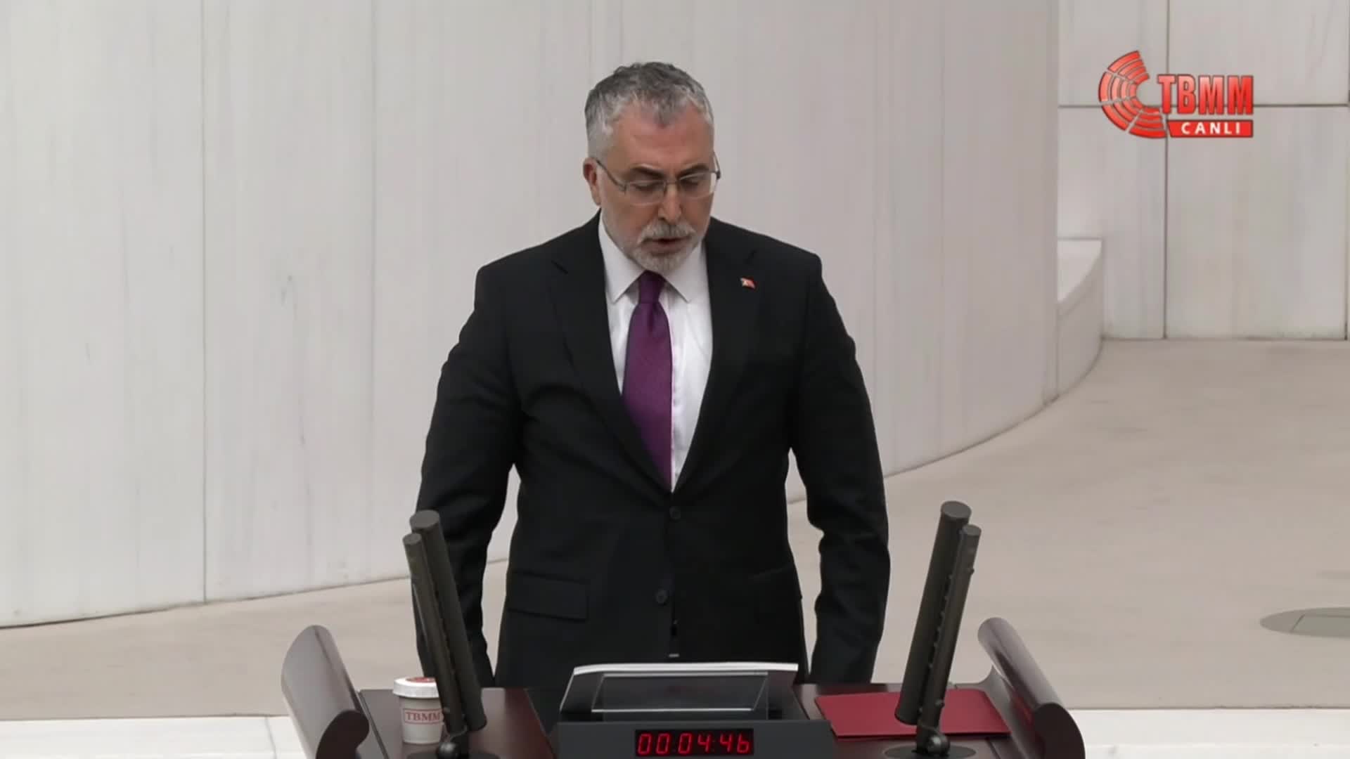 ÇALIŞMA VE SOSYAL GÜVENLİK BAKANI IŞIKHAN: "2028 YILI SONUNA KADAR 5 MİLYON İLAVE İSTİHDAM SAĞLAYARAK, İŞSİZLİK ORANIMIZIN YÜZDE 7,5'E GERİLEMESİNİ HEDEFLEMEKTEYİZ